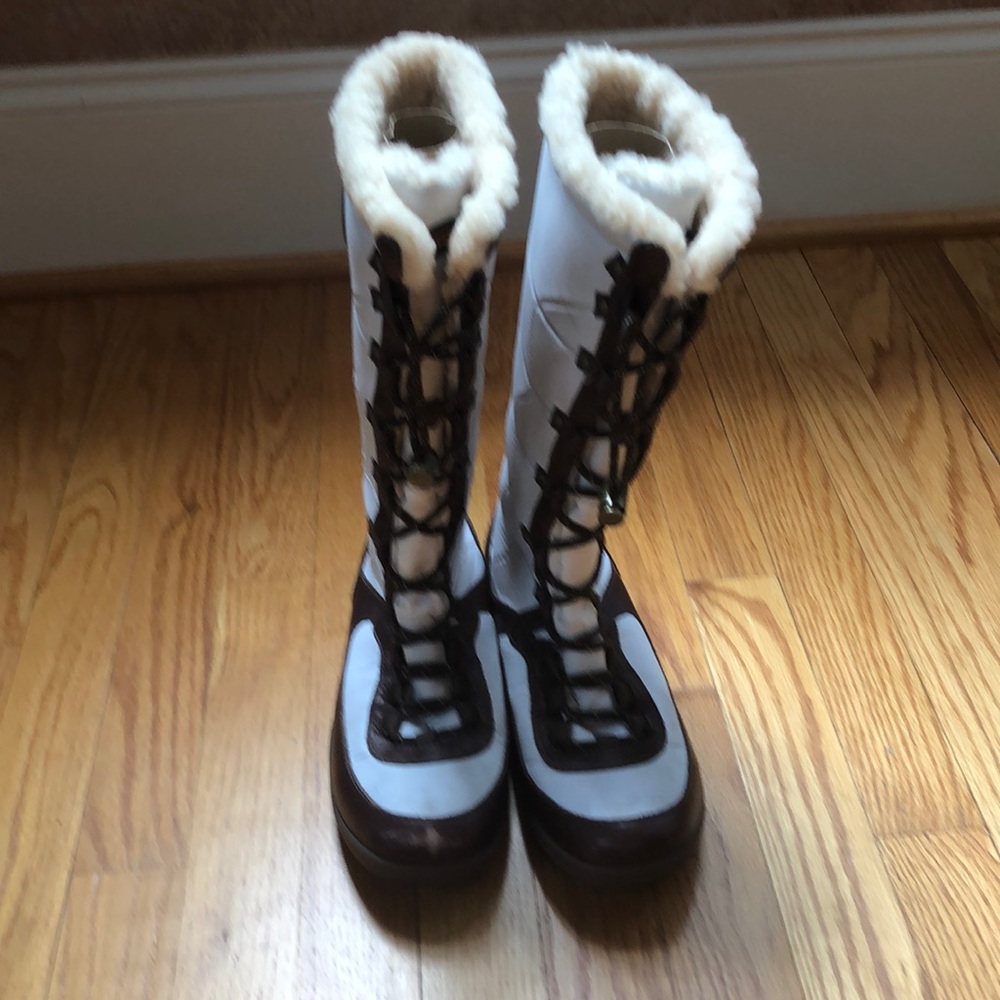 Genuine UGG snow boots Sz 8